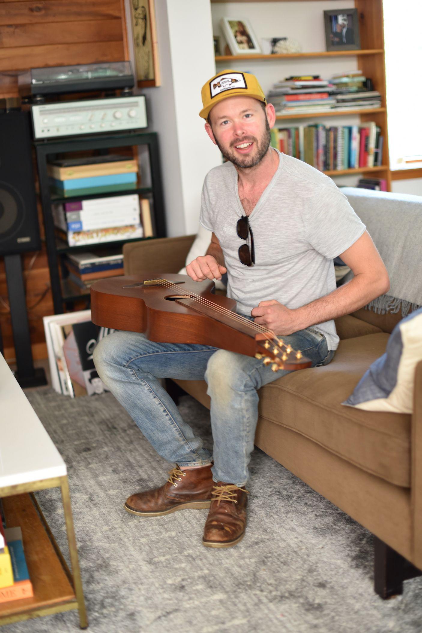 image for This Indie Folk Song Has Roots in Ashland and Paris (FFO Ray LaMontagne). - Krister Axel: Weightless Heart
