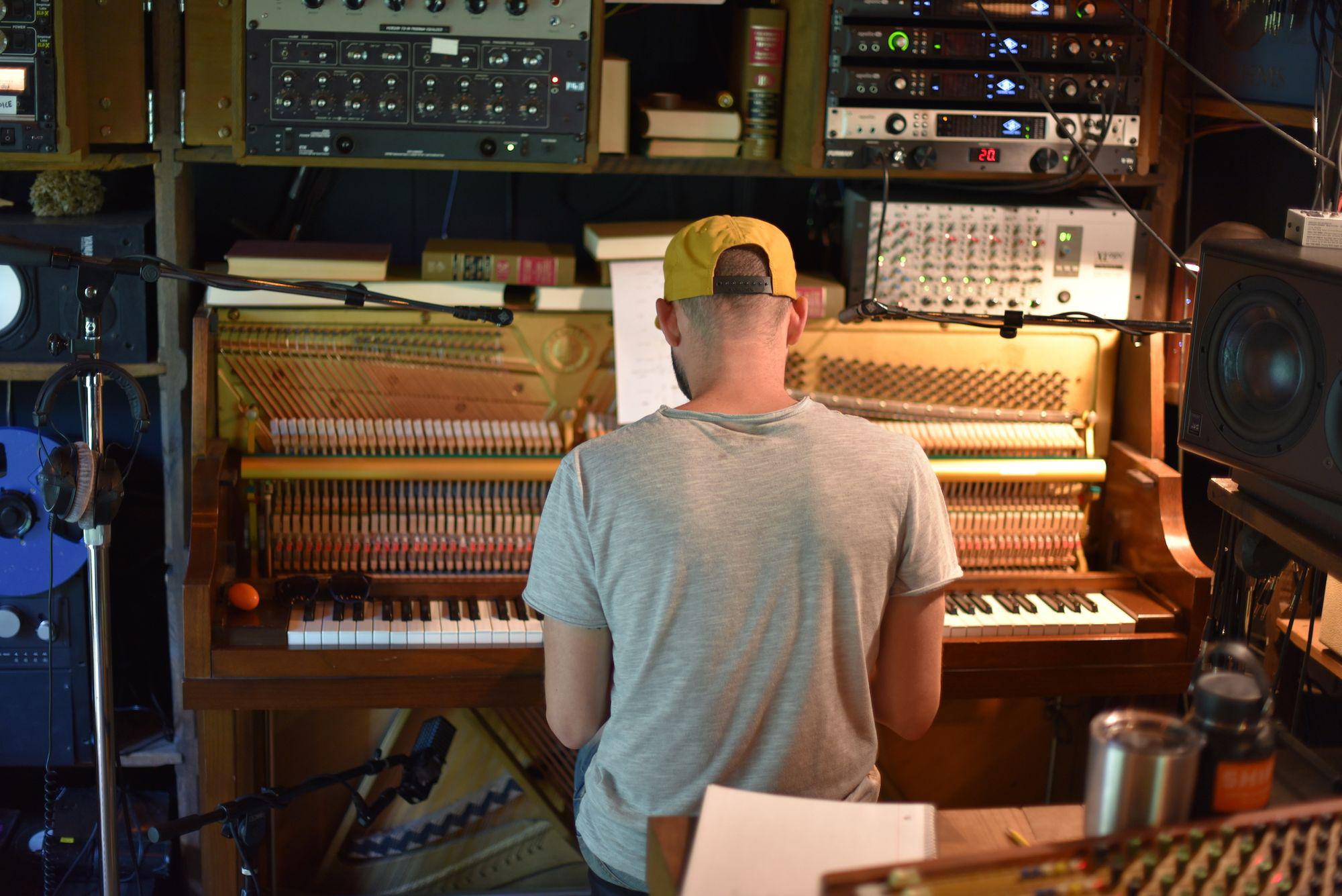 image for This Indie Folk Song Has Roots in Ashland and Paris (FFO Ray LaMontagne). - Krister Axel: Weightless Heart