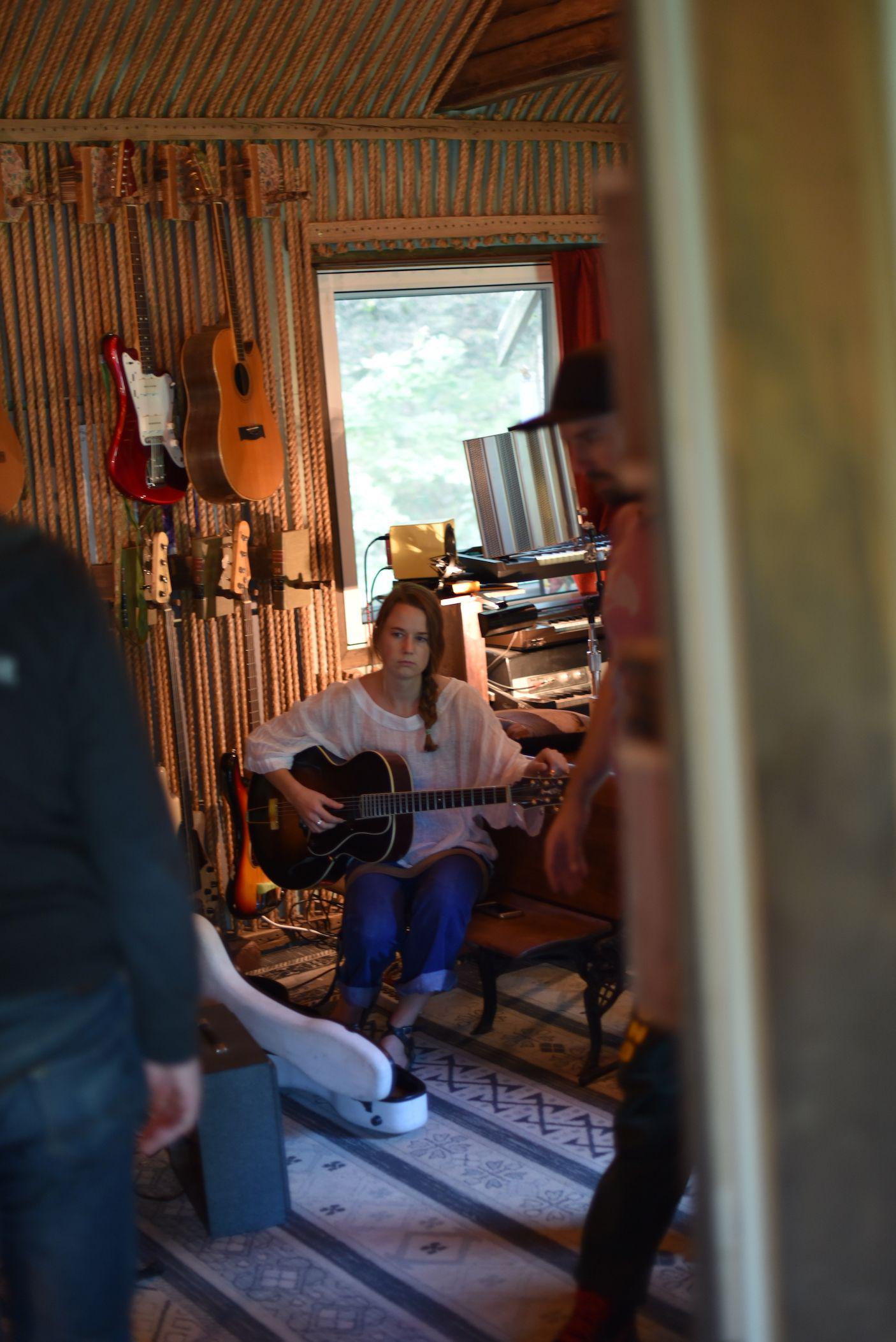 image for This Indie Folk Song Has Roots in Ashland and Paris (FFO Ray LaMontagne). - Krister Axel: Weightless Heart