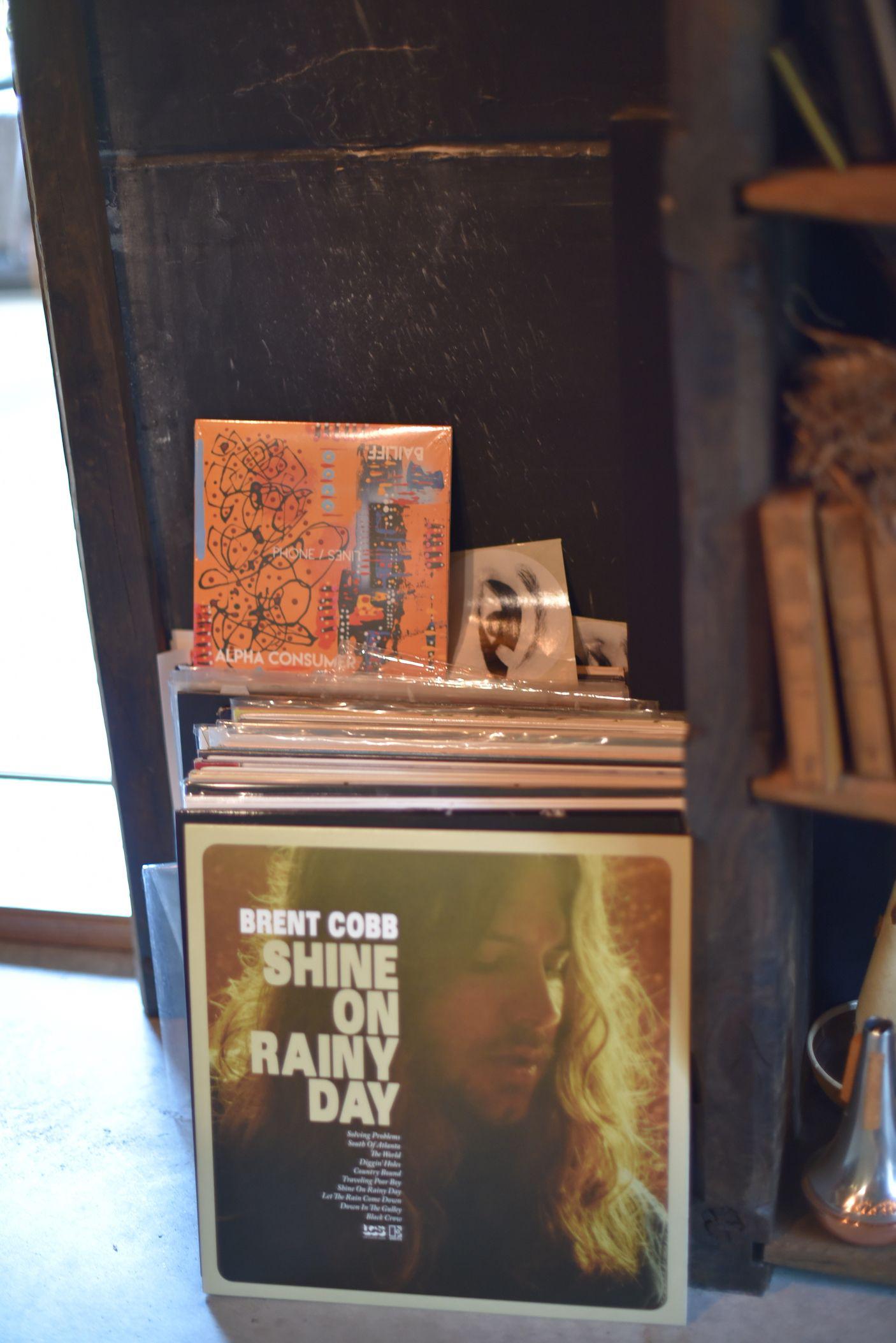 image for This Indie Folk Song Has Roots in Ashland and Paris (FFO Ray LaMontagne). - Krister Axel: Weightless Heart