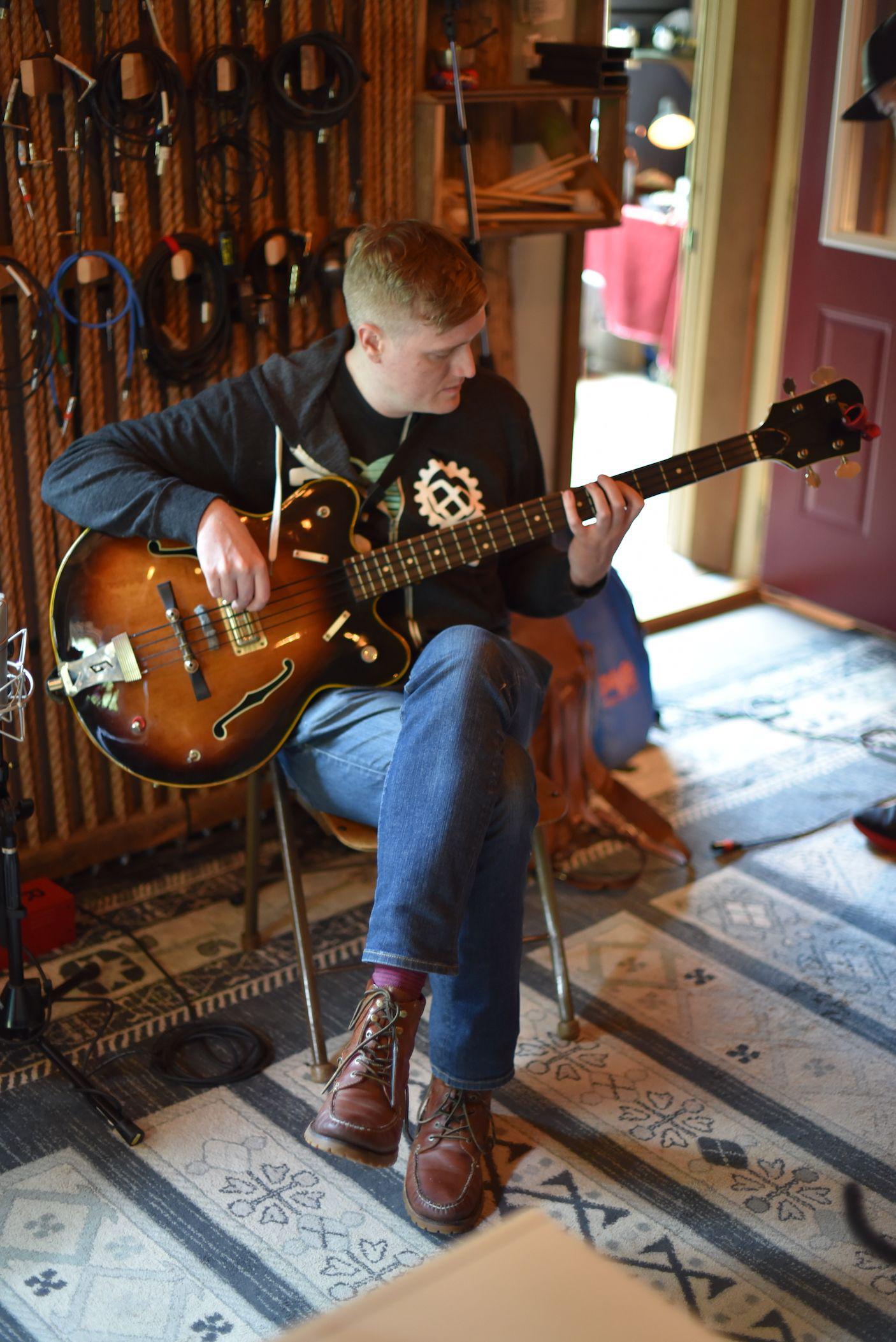 image for This Indie Folk Song Has Roots in Ashland and Paris (FFO Ray LaMontagne). - Krister Axel: Weightless Heart