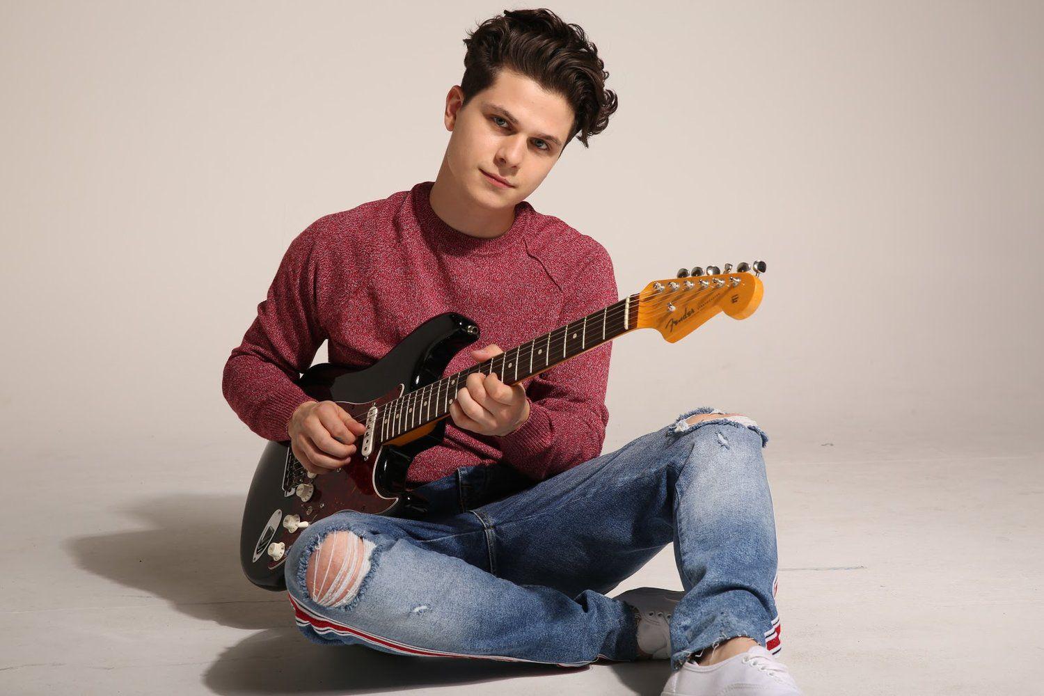 Indie Pop from Canada. - Andrew Waines: Smell The Roses