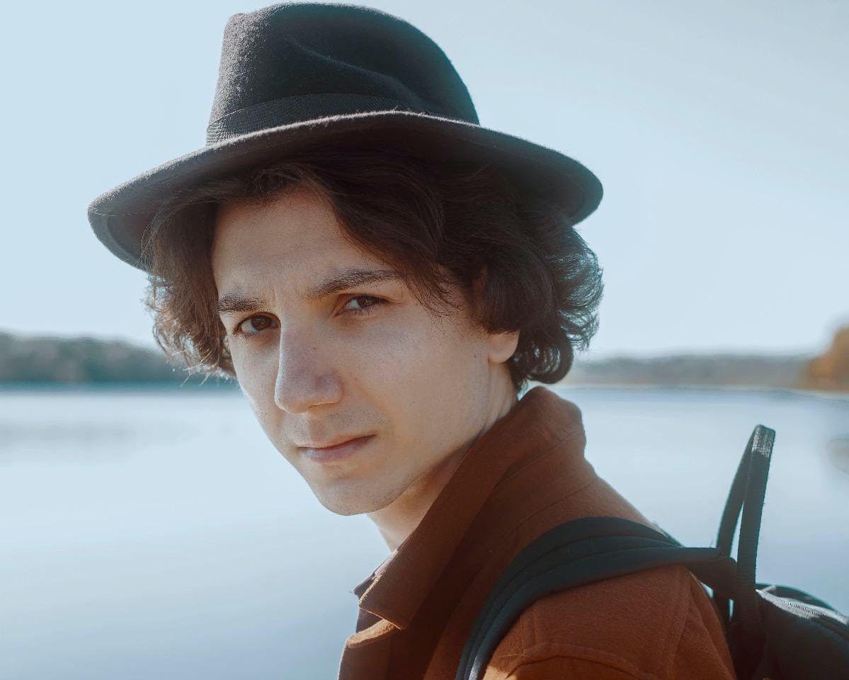 Indie Pop Catharsis of Unqualified Self Acceptance. - Anson Seabra: Trying My Best (Music Video)