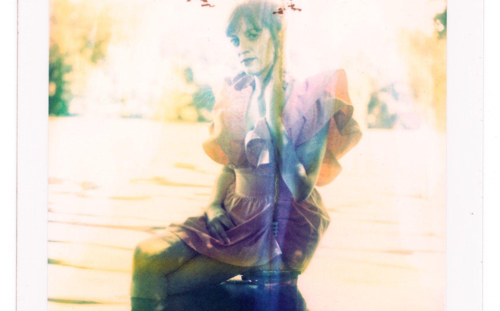 Musical Poetry from Berlin Explores Feelings of Nostalgia and Hope. - Aude Langlois: En Transit
