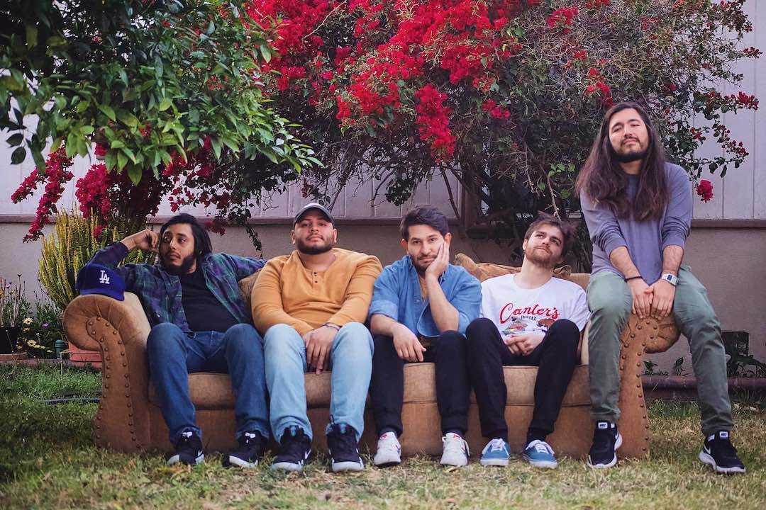 Smooth Indie Rock from the San Fernando Valley. - Chatrooms: Palm Reader (Music Video)