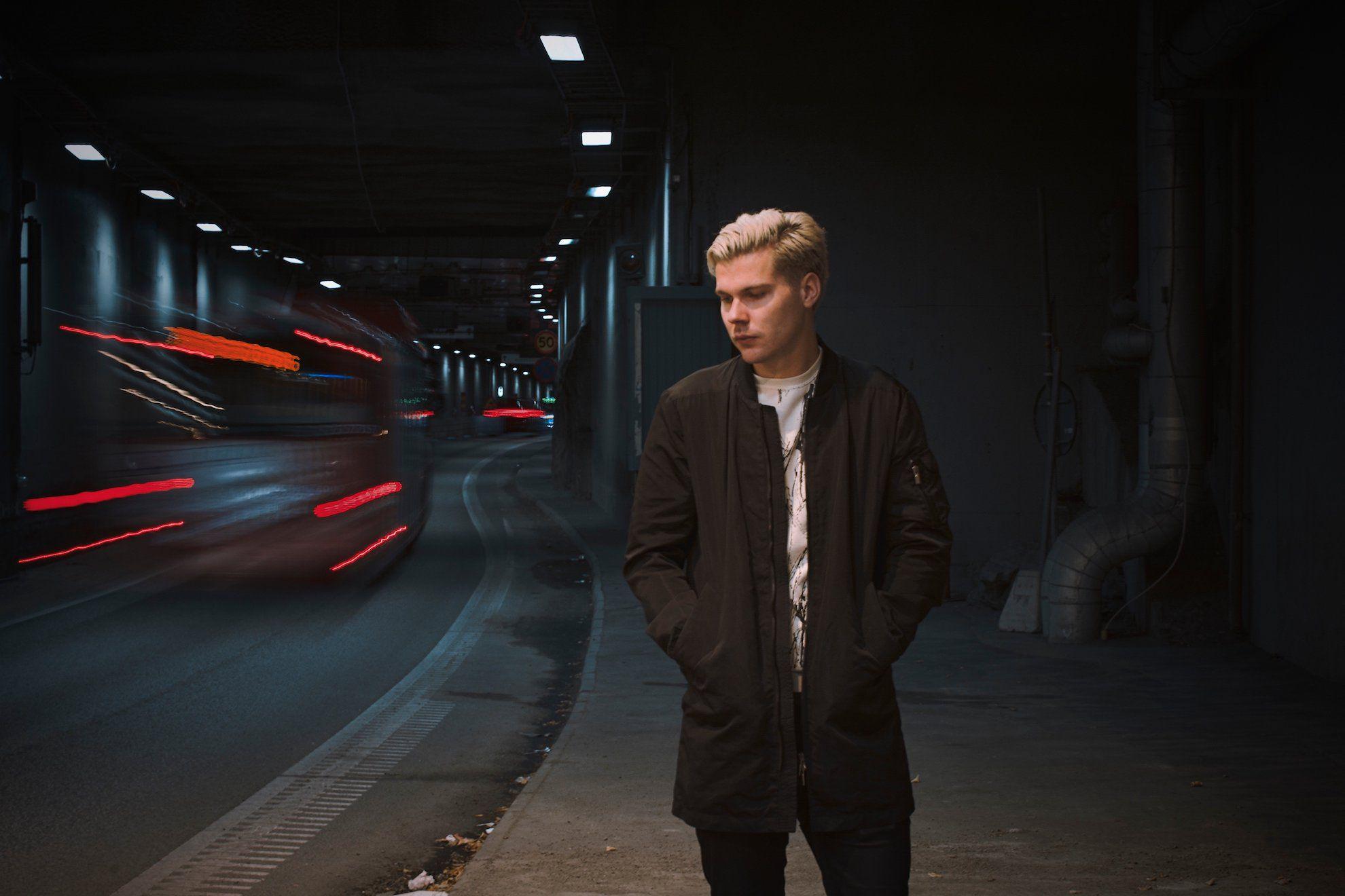 Explosive Electro Pop from Stockholm. - Discrete x Sistek: Typo (ft. Tudor, Voss)