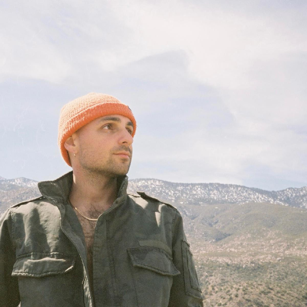 Folk Adjacent Alt Pop from Los Angeles. - Gabriel Black: King of the Nosebleeds
