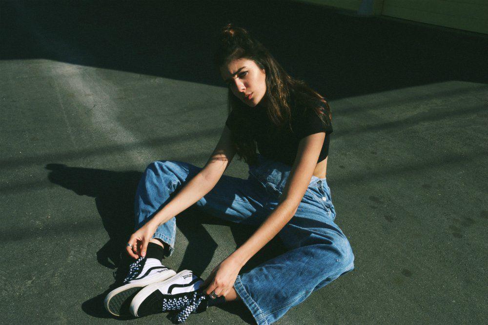Passionate Electro Pop from Casablanca. - Ghita: Out of My Life (Music Video)