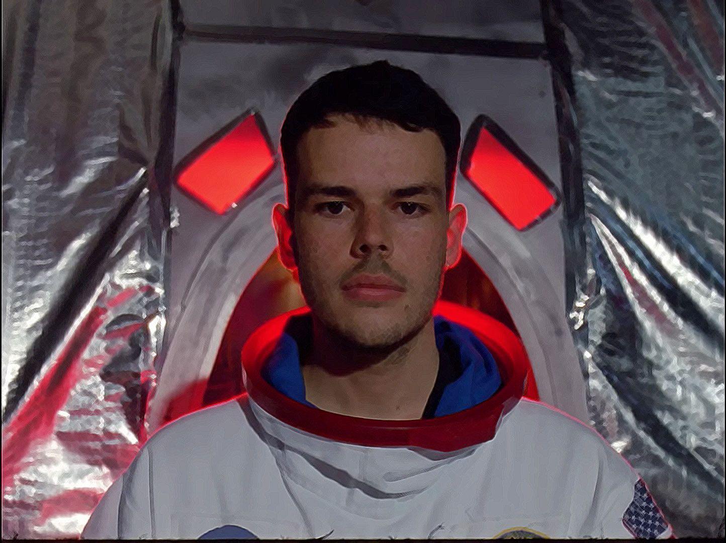 Astronaut DJ Pop Jam. - Watch Golden Vessel: MOONSTONE