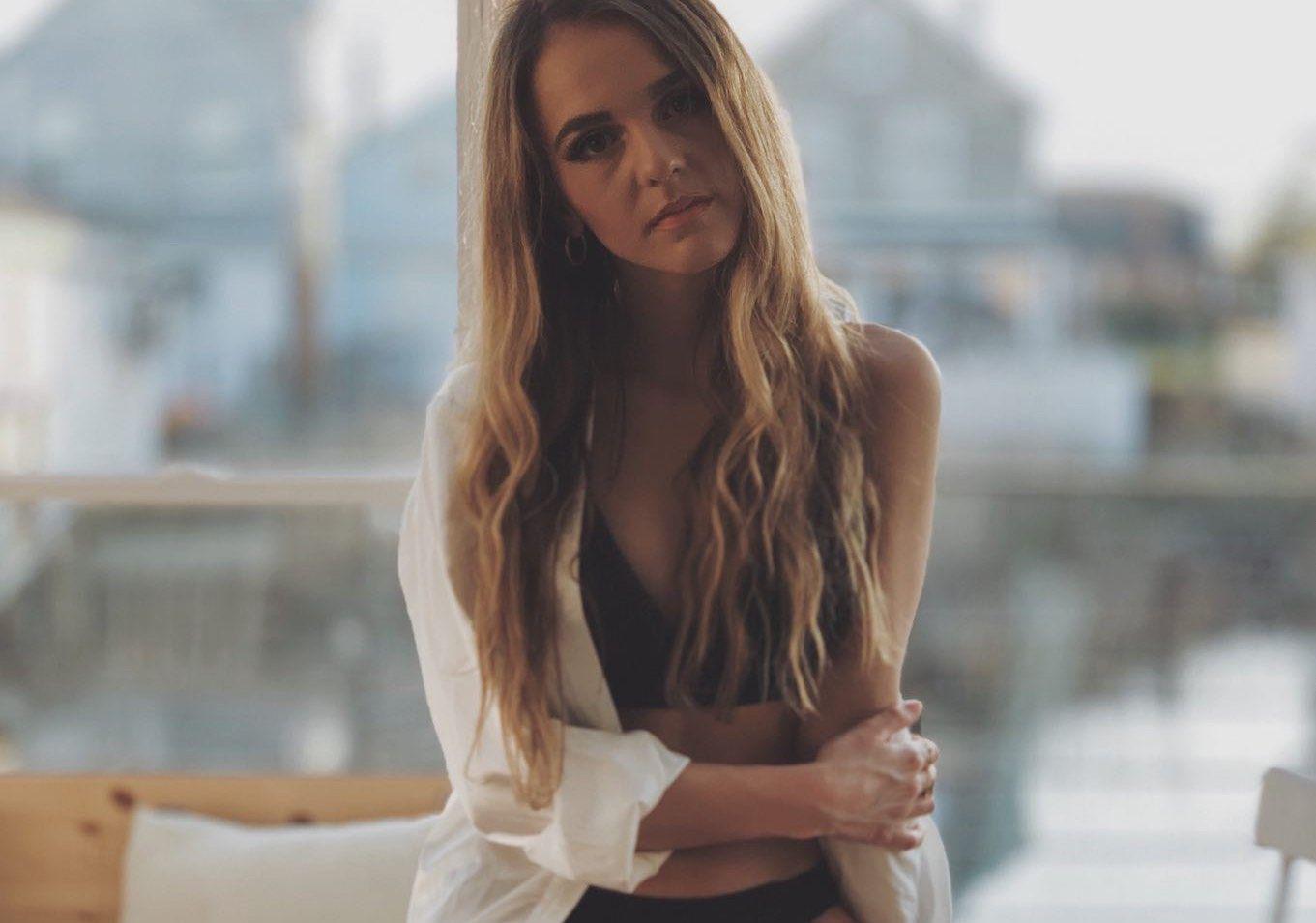 This Electro Pop Artist from Long Island Offers a Safe Space for Emotional Frustration. - Listen to Jaime Deraz: Lie