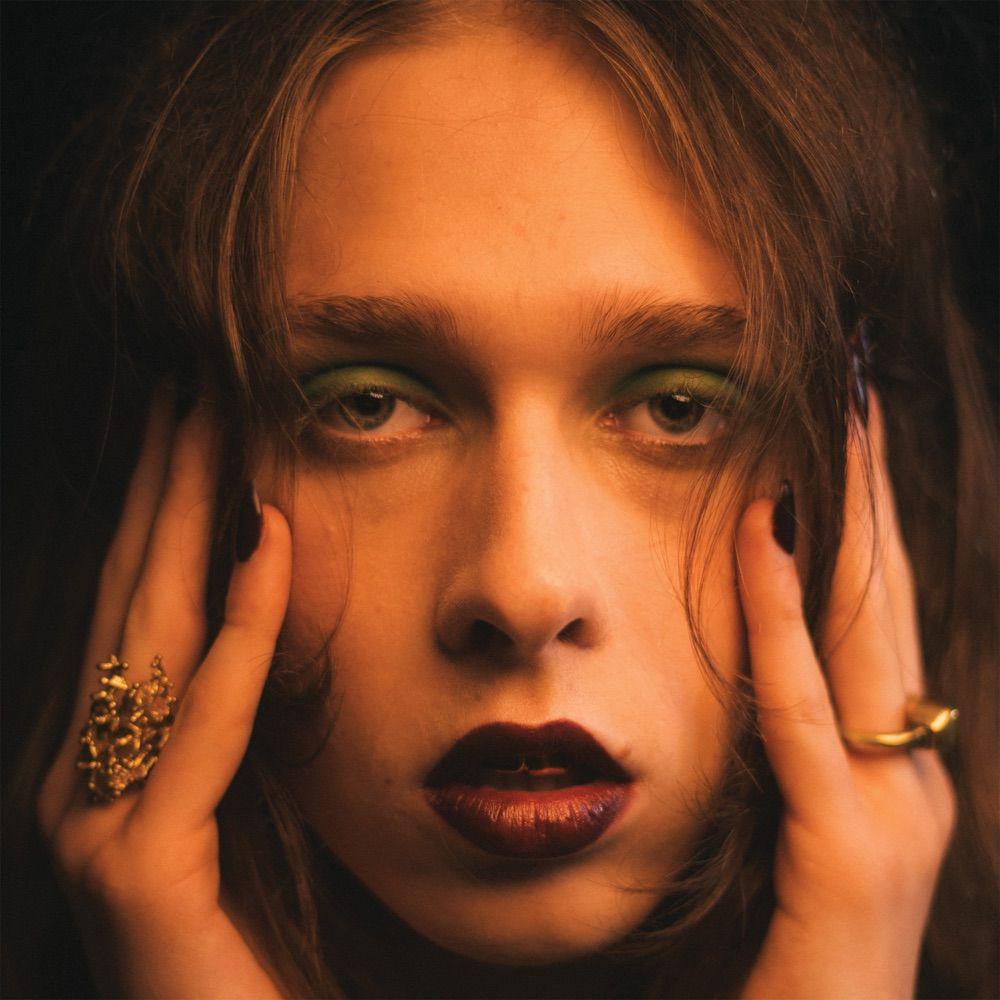 Riveting Chamber Pop from France. - Lauren Auder: Meek (Music Video)