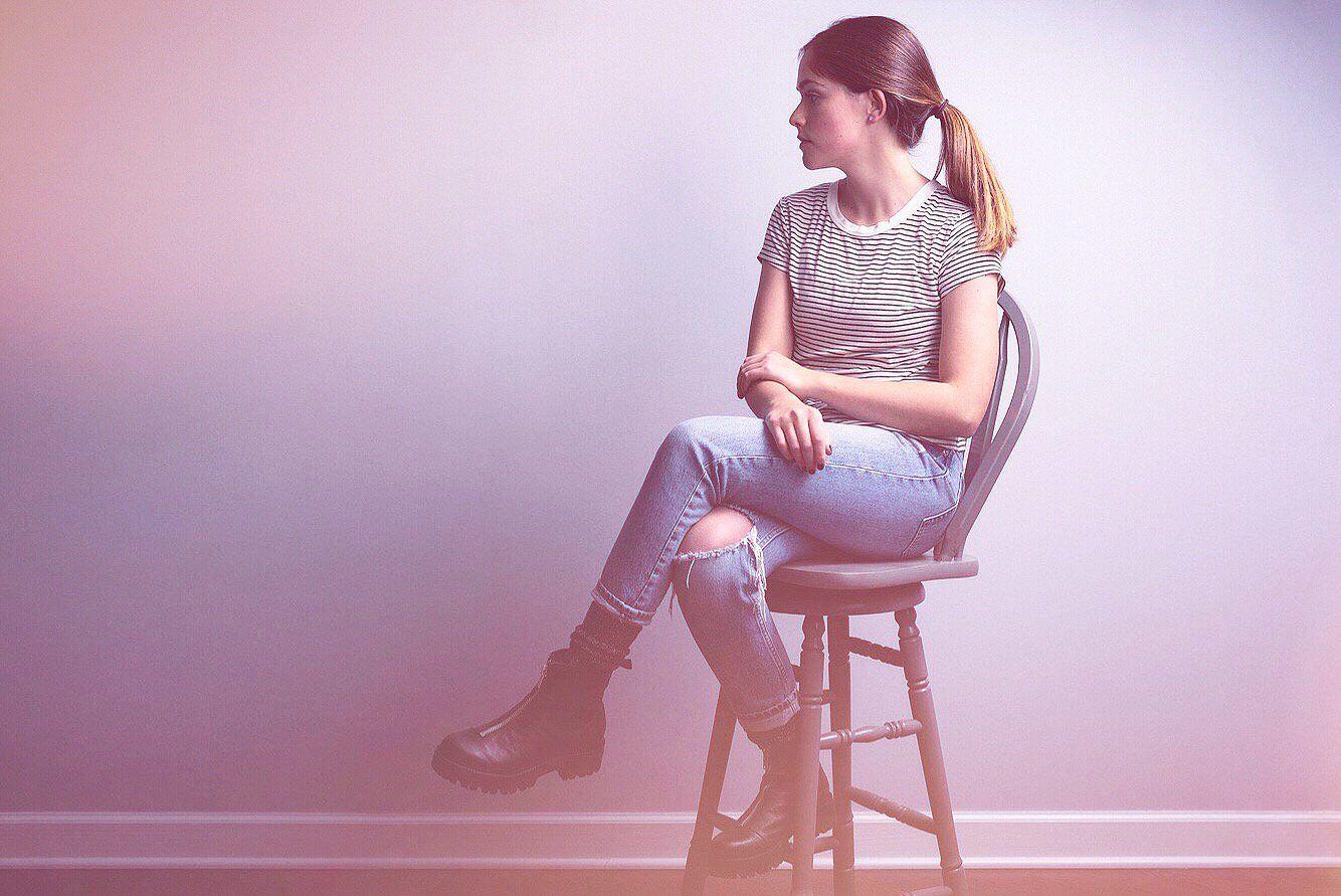Relax with this Electropop Ballad. - Lindsie Bliss, Allowme: Back in Time