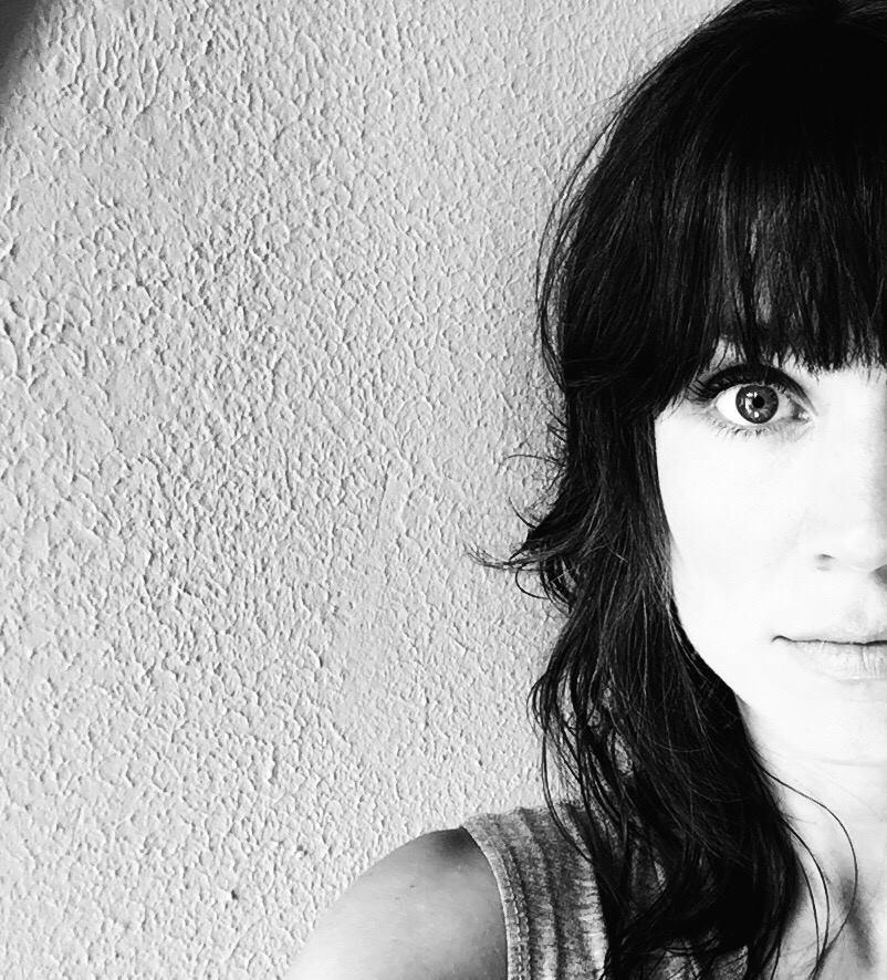 Faith Leader Sings Acoustic Pop. - Lizi Bailey: Home