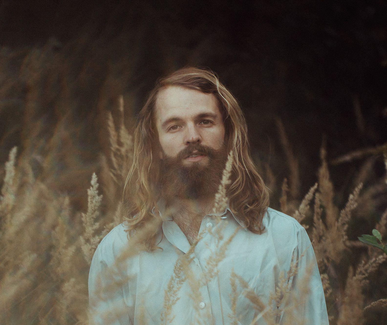 Australian Folk Pop. - Lucas Laufen: A Million Miles from Love