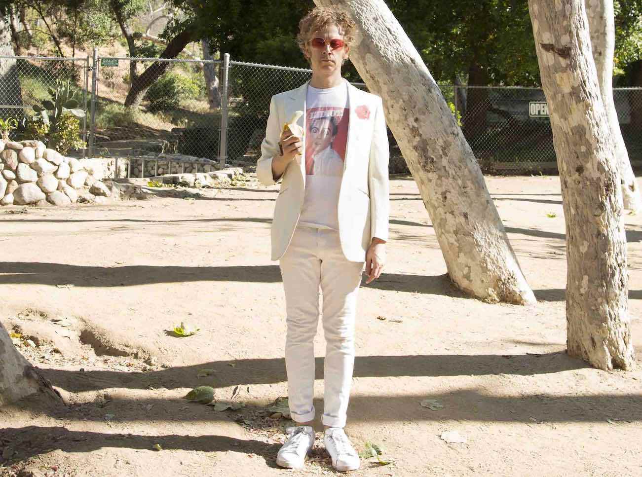 Fresh Disco and Funk from Los Angeles. - LUXXURY: Set Me Free (Song for a Person Walking Away)