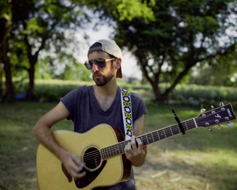Roots Flavored Americana and a Killer Banjo Solo. - Mike Mentz: Aint That The Life