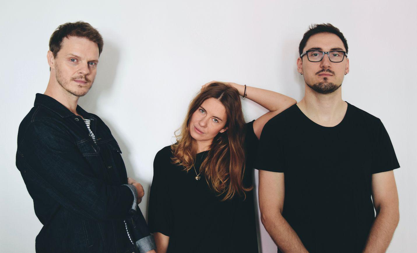 Introspective Indie Pop from Berlin. - More Than Ruins: Black Lines