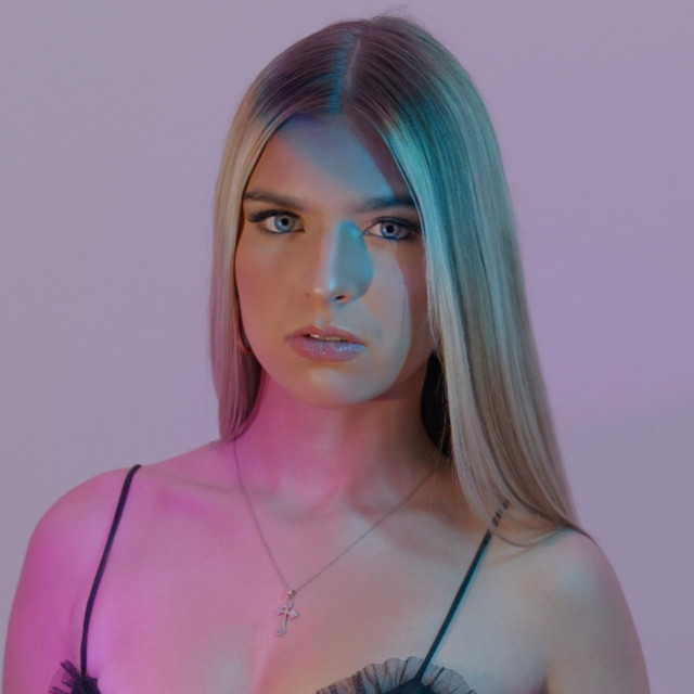 Naomi Jane - In the Moment