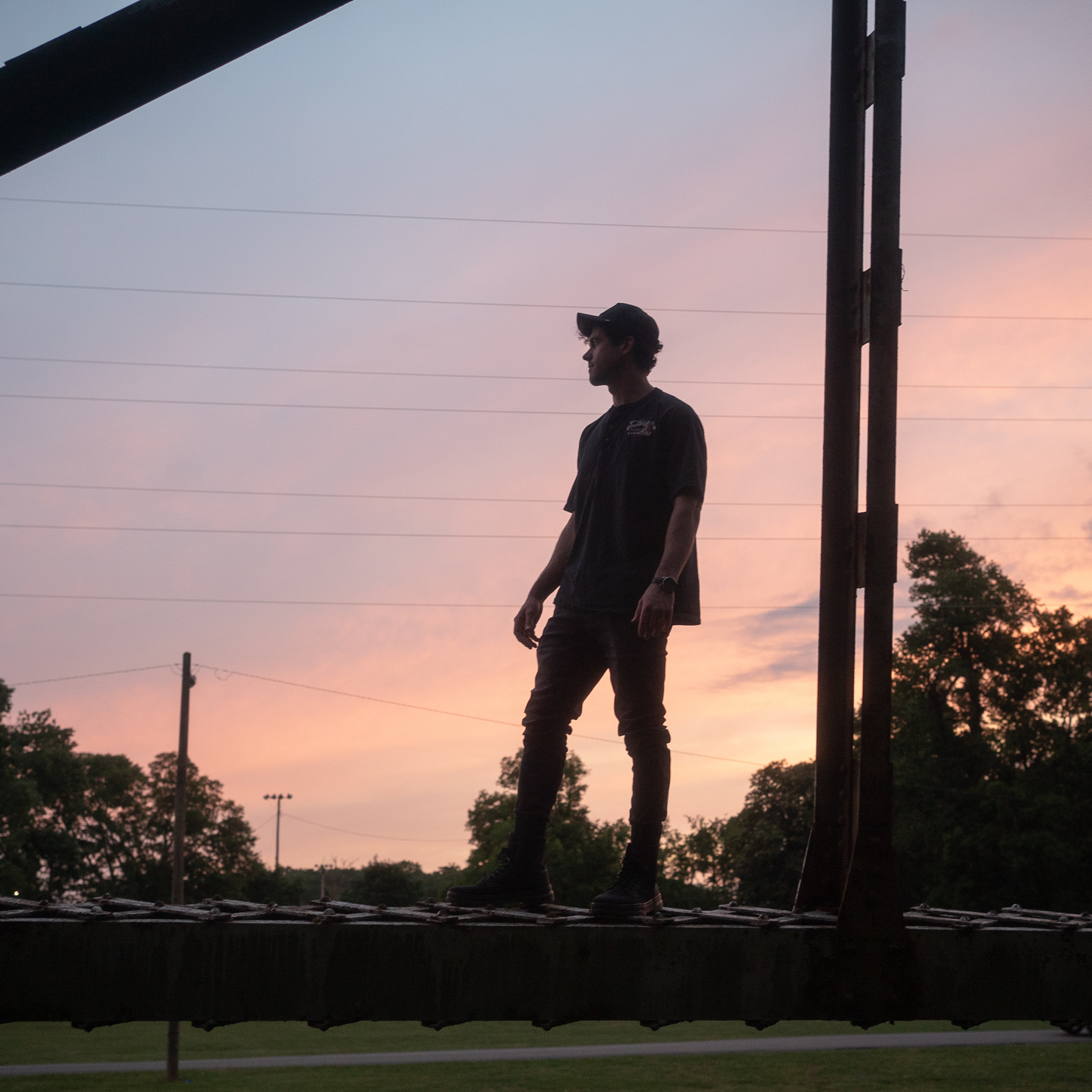 Nashville Songwriter Pays Tribute to a Broken Heart. - townsend: yours