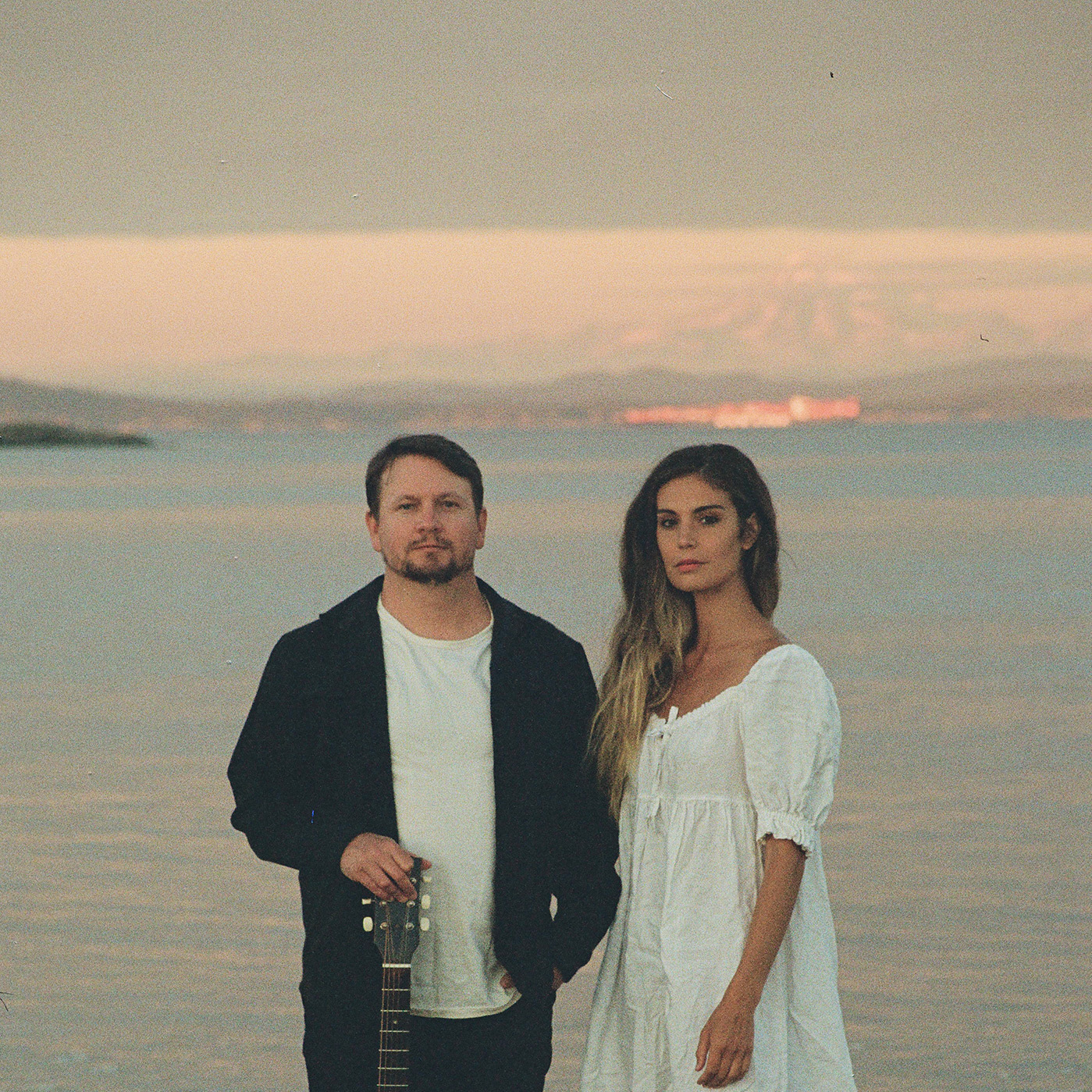 Nettwerk Folk Duo Delivers Heartwarming Masterpiece. - Ocie Elliott: Coming Home