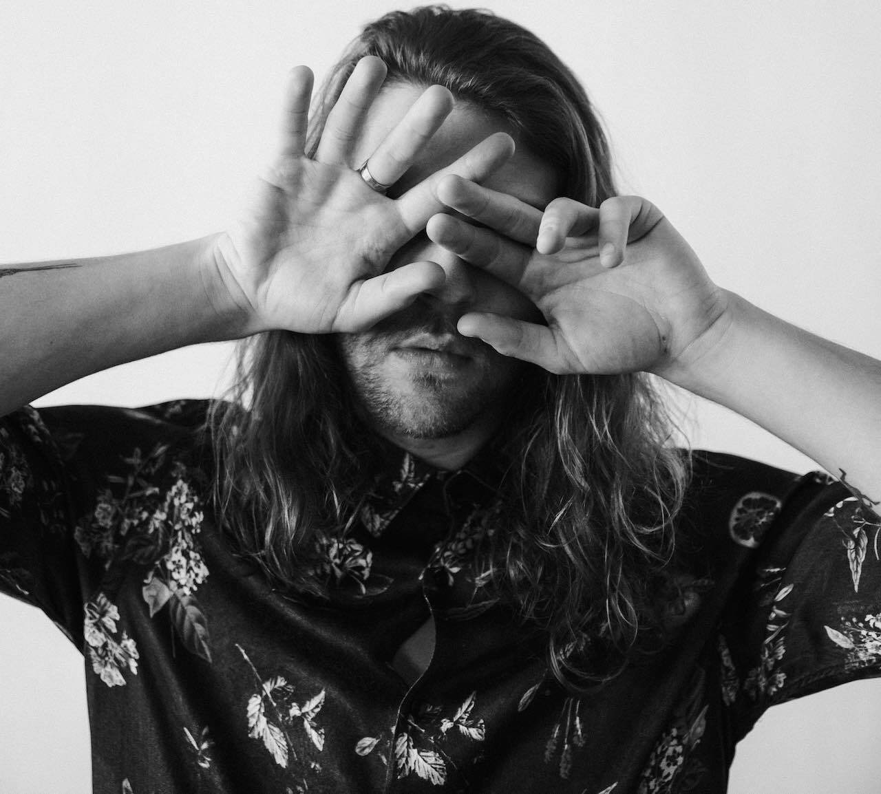 Nettwerk Signs Folktronica Songwriter from Australia. - Portair: Paper In The Sky
