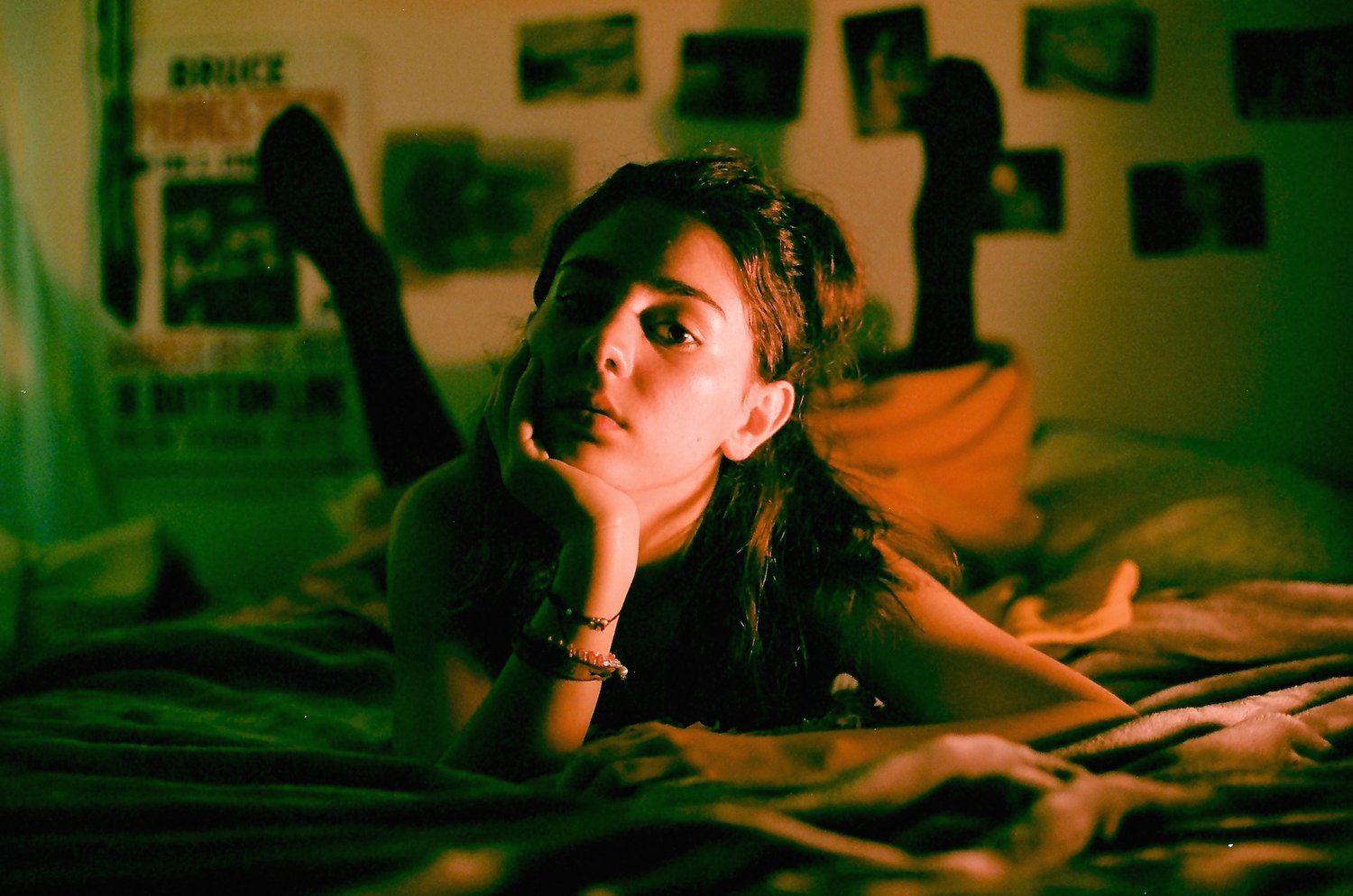 Reluctant Ingenue. - Samia: 21 (Music Video)
