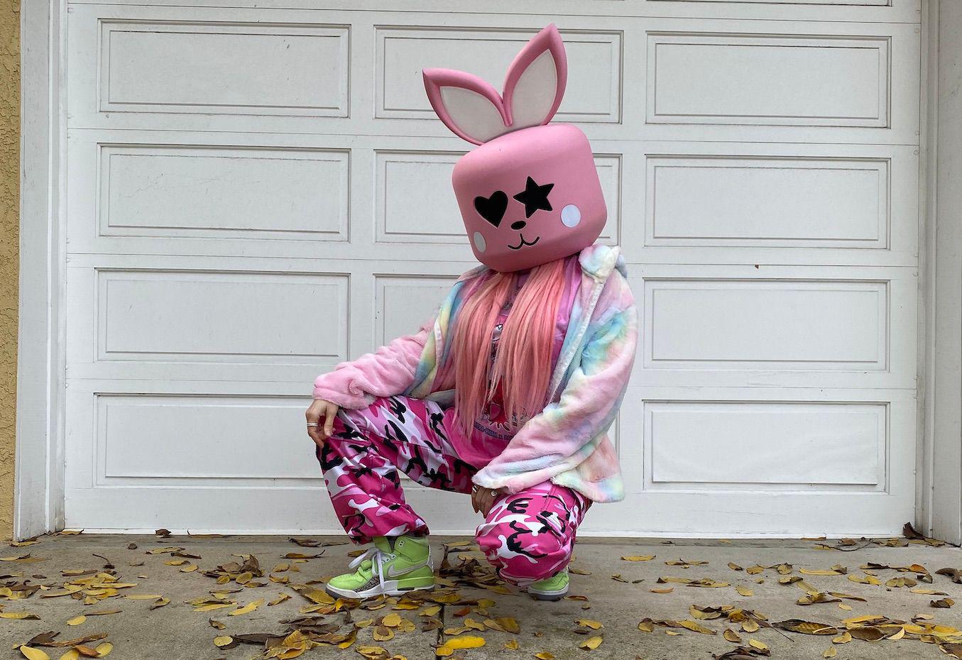 Fresh Electronic Dance Pop. - TRIXXIE: Stuck On You