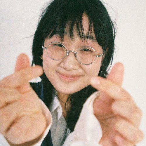 Underground Bedroom Pop Star Sings in English and Korean. - Yaeji: Waking Up Down (Music Video)